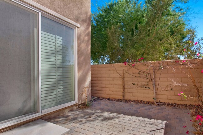 Building Photo - Stunning Spanish Villa in Palm Desert