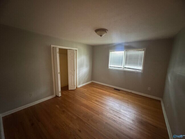 Building Photo - 4718 Rutledge Dr NW