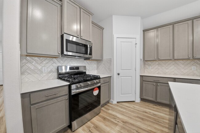 Building Photo - 17027 Lilac Paxton Ln