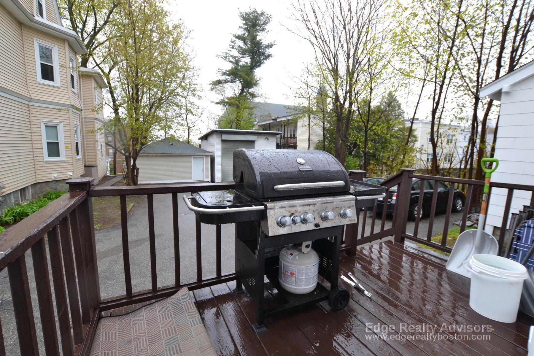 Building Photo - 25 Bennett St