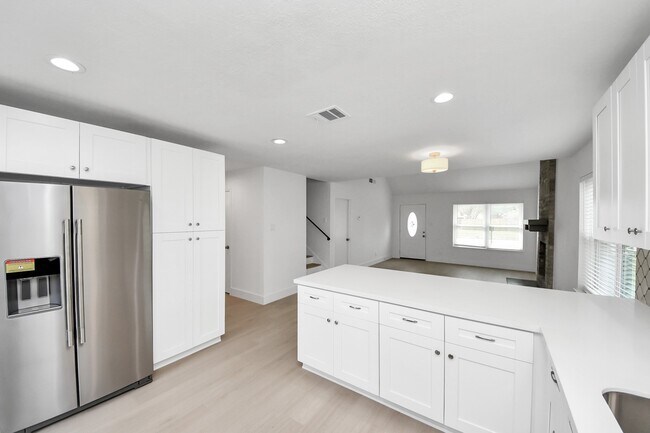 Building Photo - 3614 Almington Ln