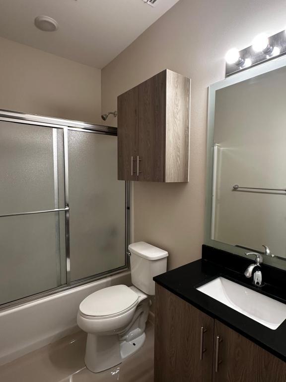 Building Photo - 510 Peabody Ave