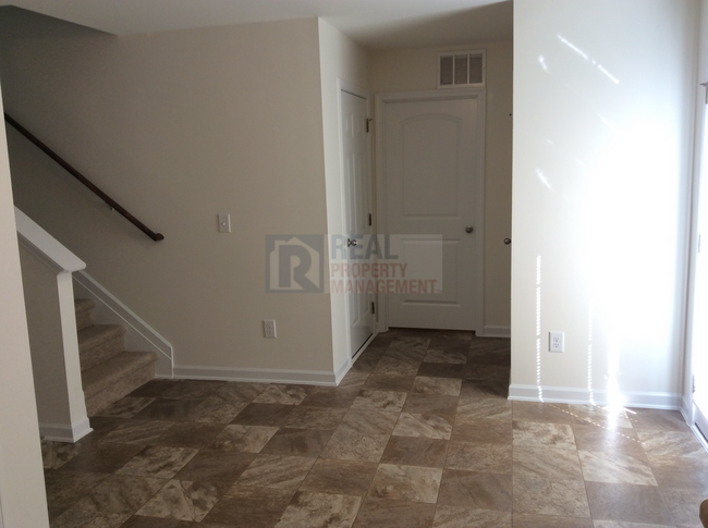 Building Photo - *Move in Special* - Newer Construction 4 B...