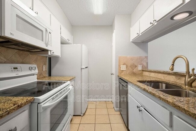Building Photo - 3815 Menchaca Rd