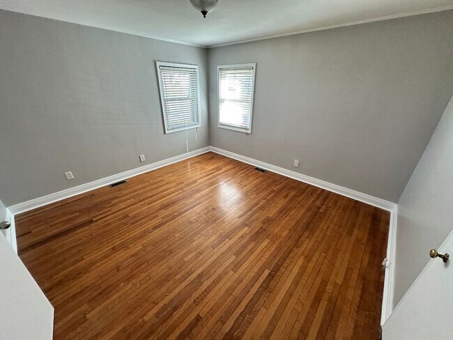 Building Photo - COMING SOON! Nice 2 BR House with Bonus Lo...