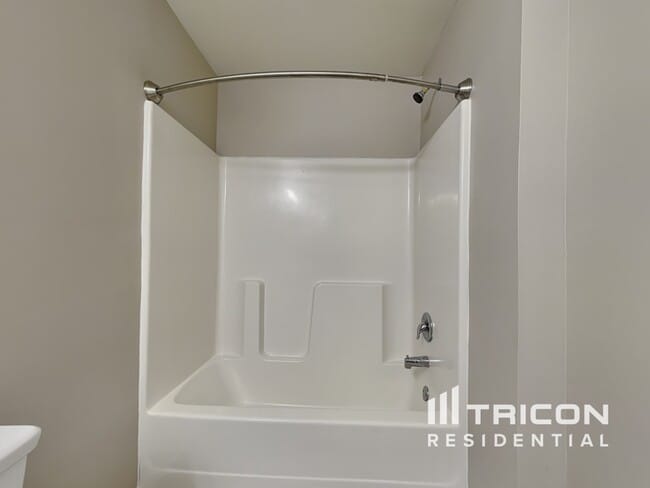 Building Photo - 419 Renown Ct