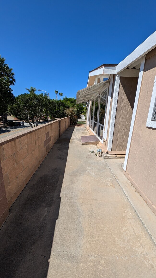 Building Photo - 909 Richland Rd