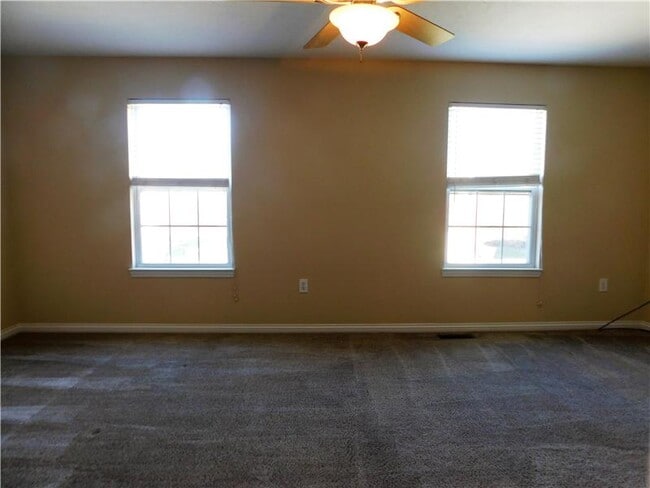 Building Photo - 6512 Oak Crest Dr