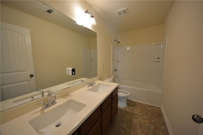 Building Photo - 2119 Baywood Tree Ln SW