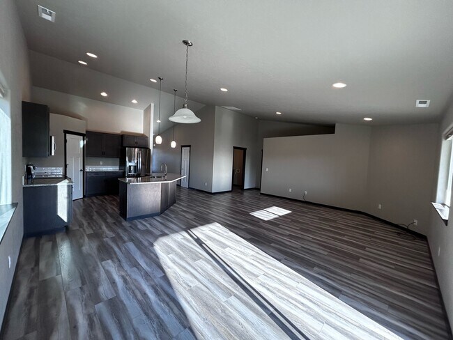 Building Photo - 6413 Springer Ln