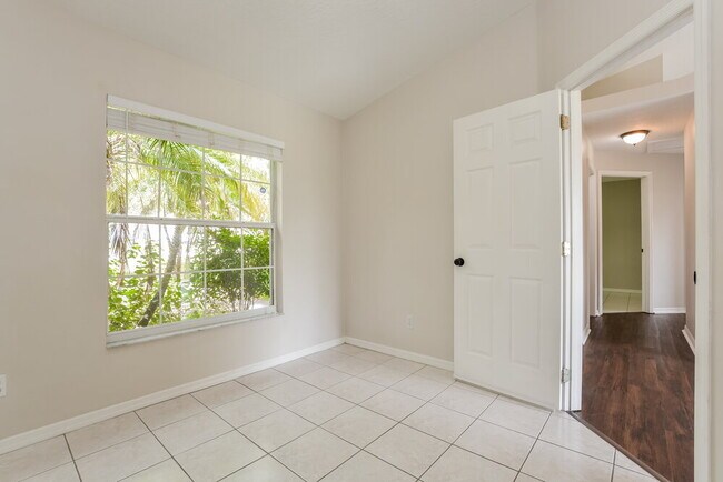Building Photo - 13318 Caspian Ln