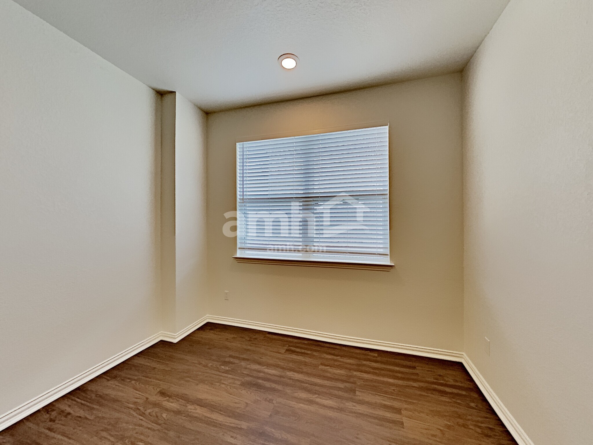 Building Photo - 2721 Wolfcreek