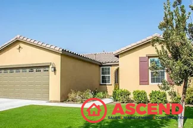 Primary Photo - Beautiful Home Located in Gated Community ...