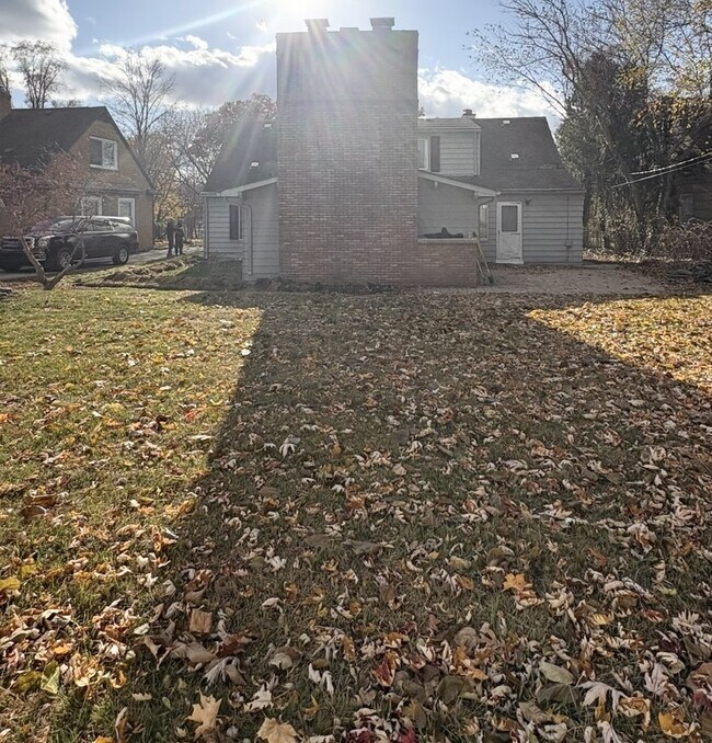 Building Photo - 2332 Nolen Dr