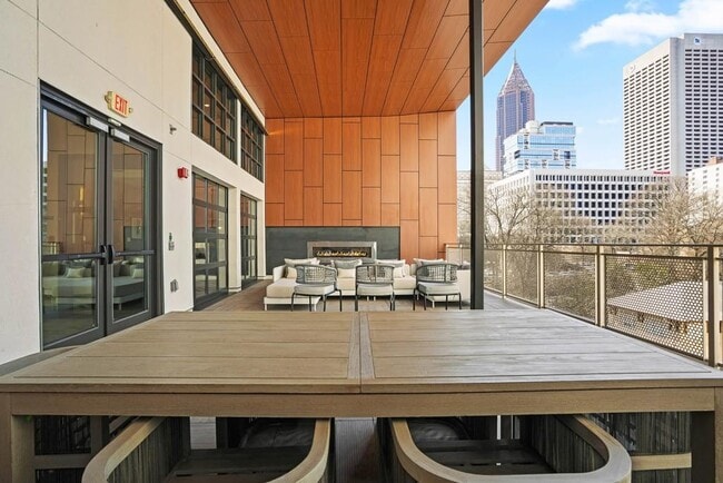 Building Photo - 775 Juniper St NE