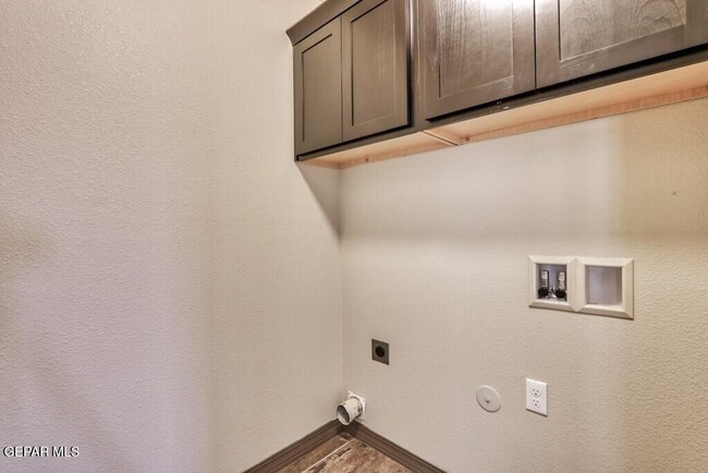 Building Photo - 3852 Loma Cortez Dr
