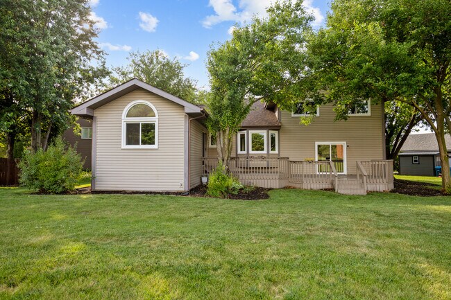 Building Photo - 615 Chester Ct E