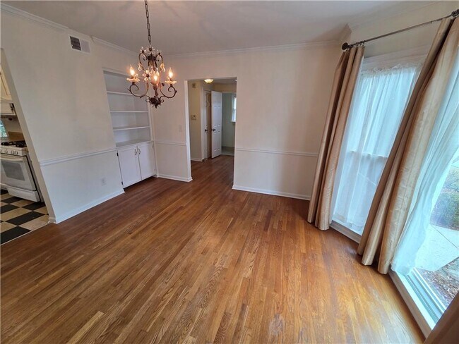 Building Photo - 8 Old Decatur Cir