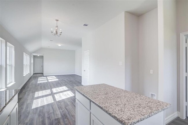 Building Photo - HUGE LOT! 1 Story, 3 Bedroom, 2 Bath