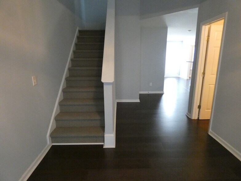 Building Photo - 1624 Brown Owl Dr