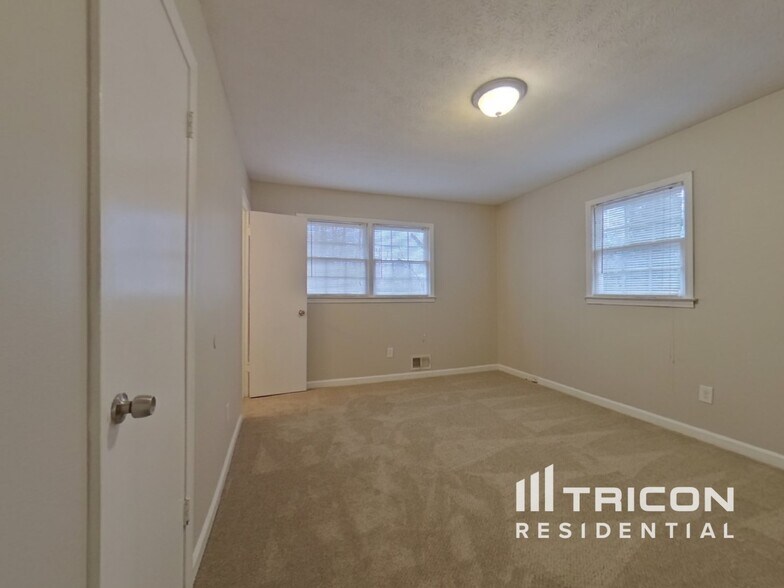 Building Photo - 5020 Horton Pl