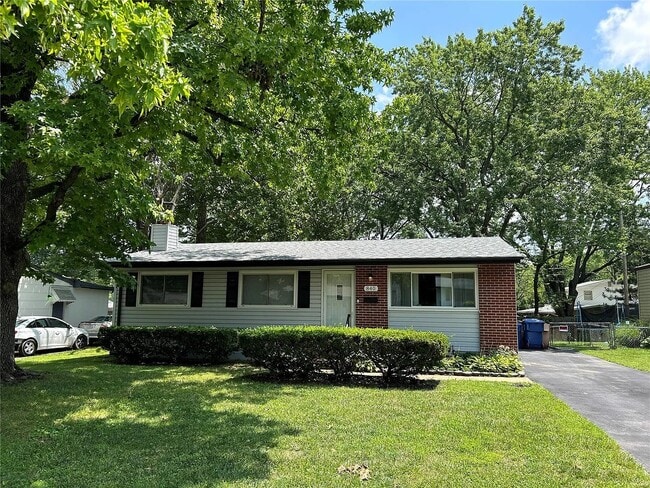 Building Photo - 840 Campion Ln