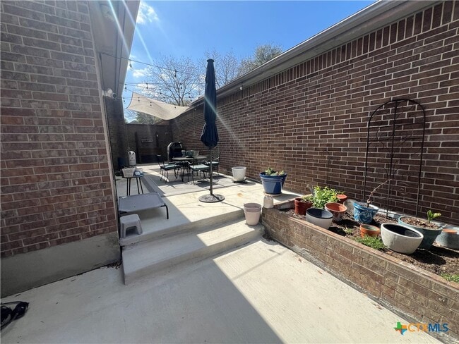 Building Photo - 2321 Brittany Grace