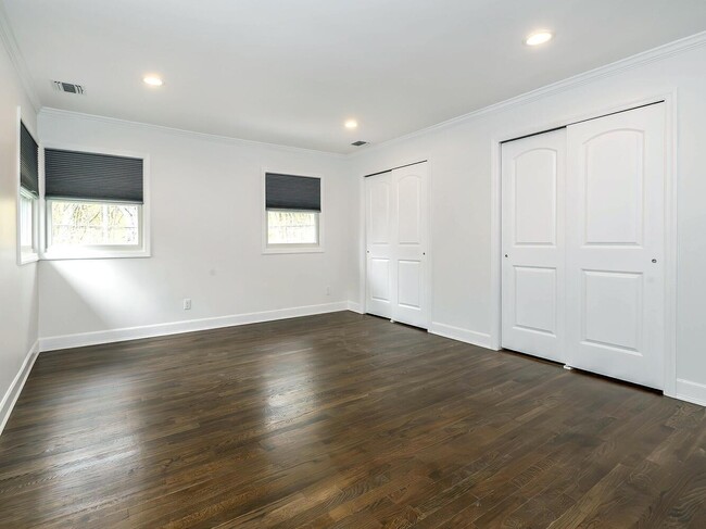 Building Photo - 1 Milford Ln