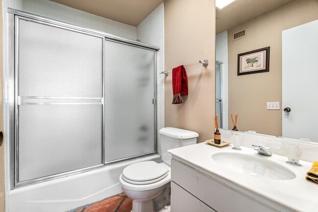 Building Photo - 215 Calle Bravo