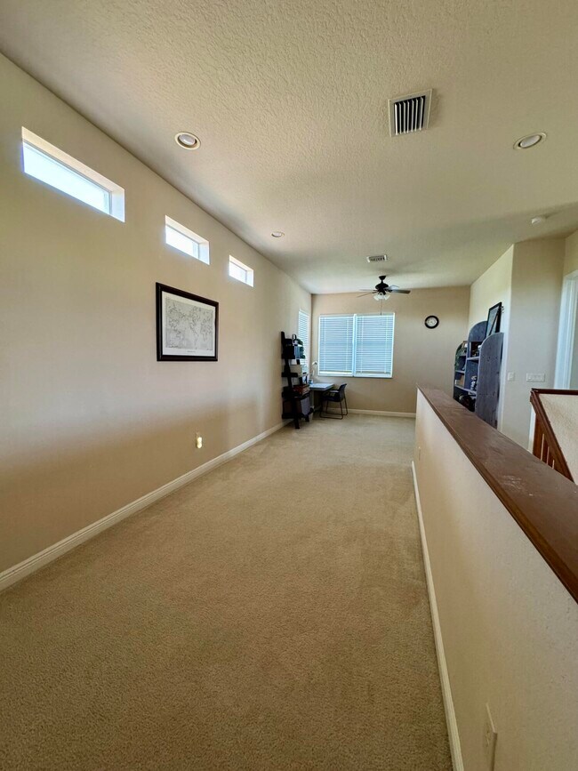 Building Photo - 3318 Burlington Pl SW