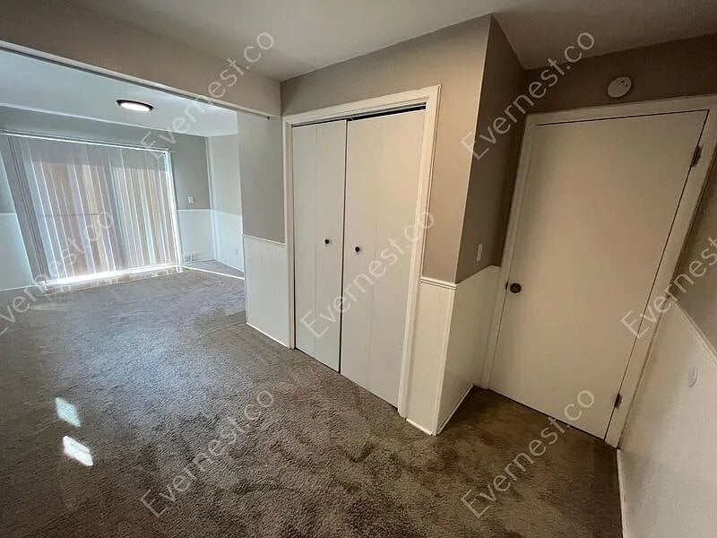 Building Photo - 23115 Powell Ave