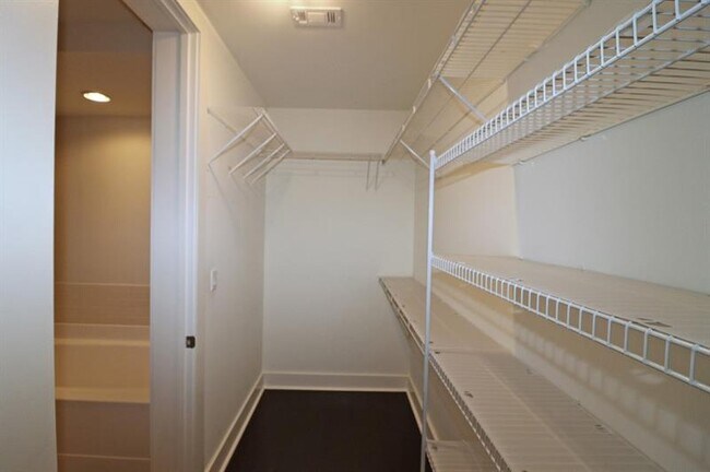 Building Photo - 4561 Olde Perimeter Way