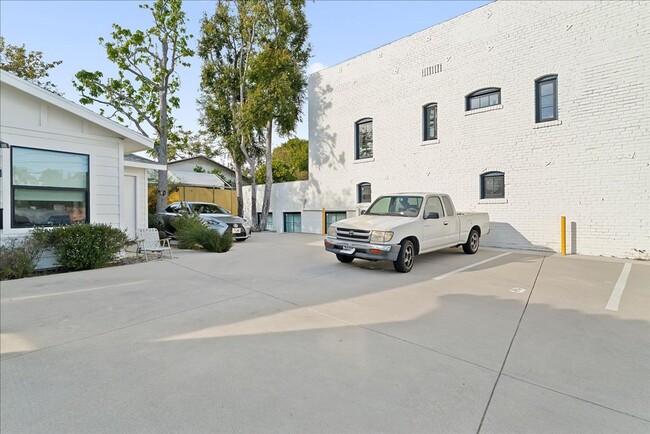 Building Photo - 3377 1/2 N. Eagle Rock Blvd.-