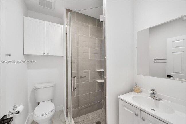 Building Photo - 1070 Tyler St