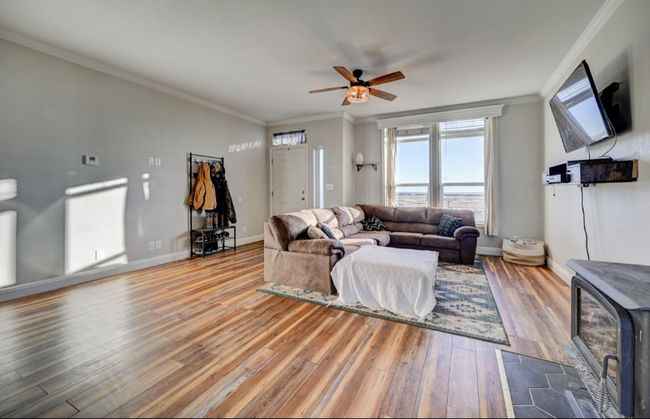 Building Photo - 1416 Spotted Owl Way