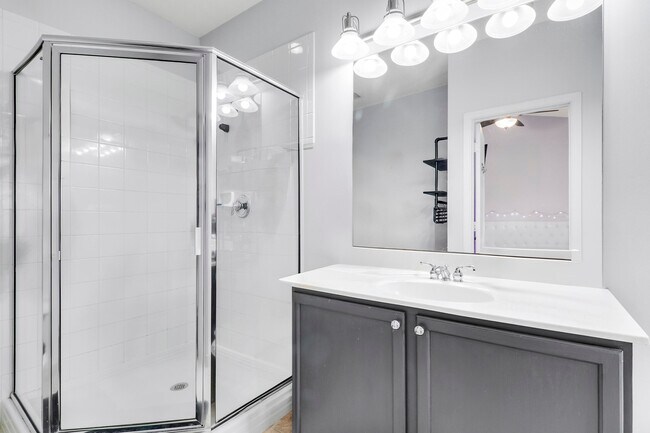 Building Photo - 107 Pond Apple Ln