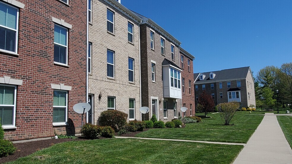 Building Photo - 9618 Union Park
