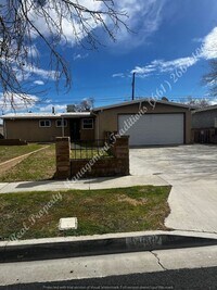 Building Photo - Cozy Home in Lancaster