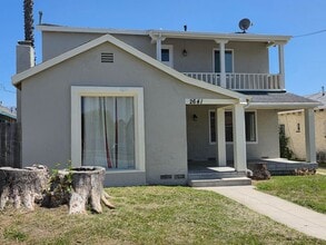 Building Photo - 2641 N Arrowhead Ave