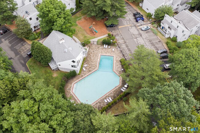 Building Photo - 5 Staunton Ct