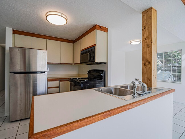 Building Photo - 8520 U.S. Rte 1