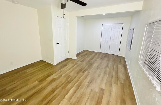 Building Photo - 18713 Charlotte Ave