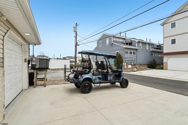 Building Photo - 911 Bay Ave