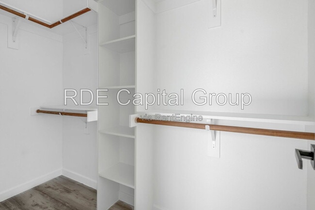 Building Photo - 948 S Corinth St Rd