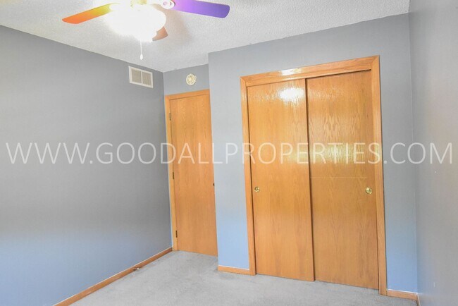 Building Photo - 245 Becky Lynn Blvd