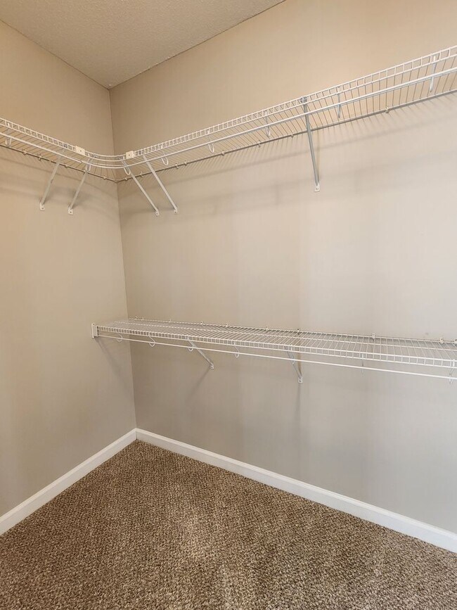 Building Photo - !!$500!! OFF FIRST MONTH!! Spacious 4BR Home with Fireplace, Screened Porch & Privacy-Fenced Yard