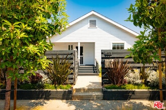 Building Photo - 653 Vernon Ave