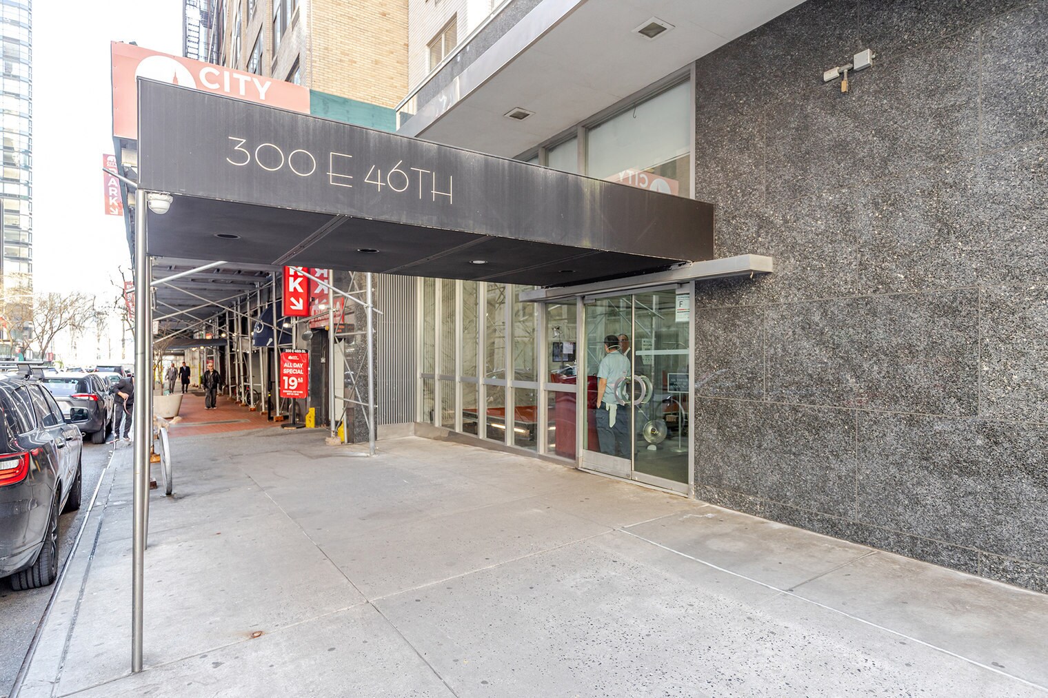 Building Photo - 300 E 46th St