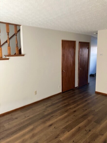Building Photo - 5365 Shiloh Dr