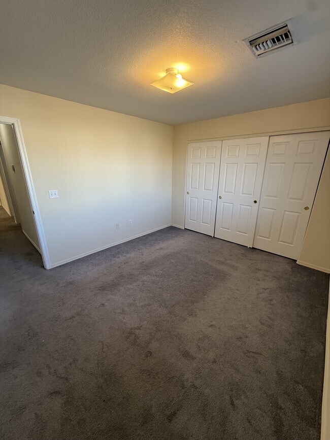 Building Photo - 991 Terrace Dr